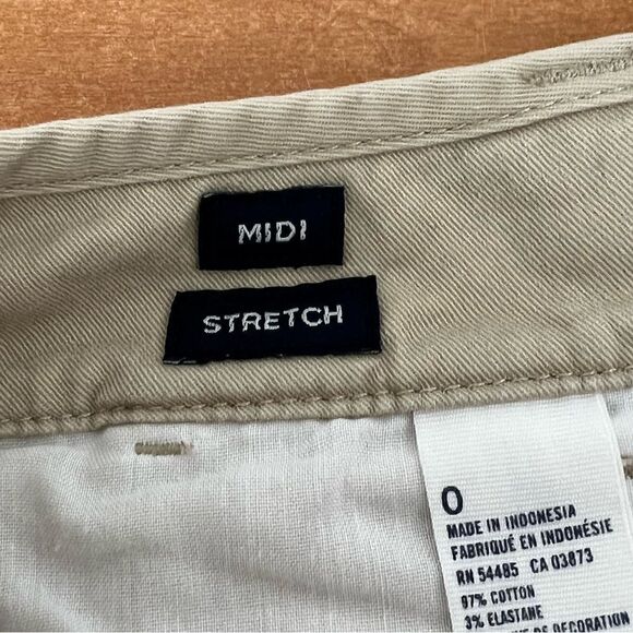 American Eagle shorts, women’s size0 mid rise, stretch shorts - Picture 4 of 6